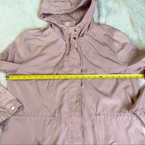 26 International Windbreaker Jacket - Picture 5 of 8